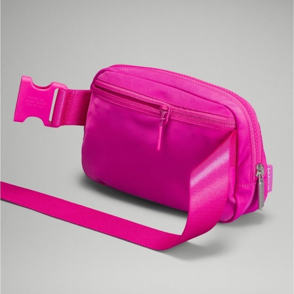 Brand new lululemon everyday pink bag. - Picture 3 of 5